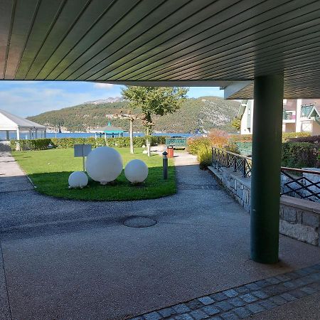 Au Bord Du Lac D'Annecy, Logement Type Loft, Dans Residence Avec Plage Et Ponton Privee Duingt Exteriér fotografie